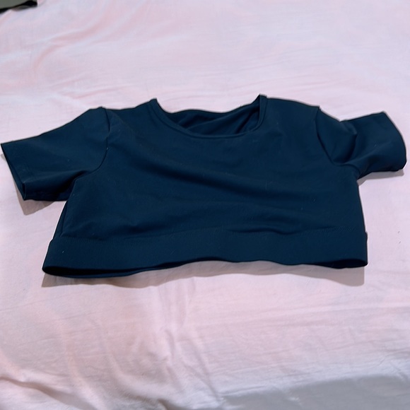 NVTGN OPEN TOP BLACK WORKOUT TOP ✨✨ - Picture 5 of 7